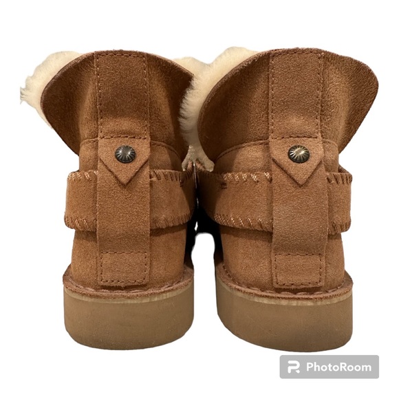Ugg Short Fashion Boot in Chestnut - Picture 3 of 9